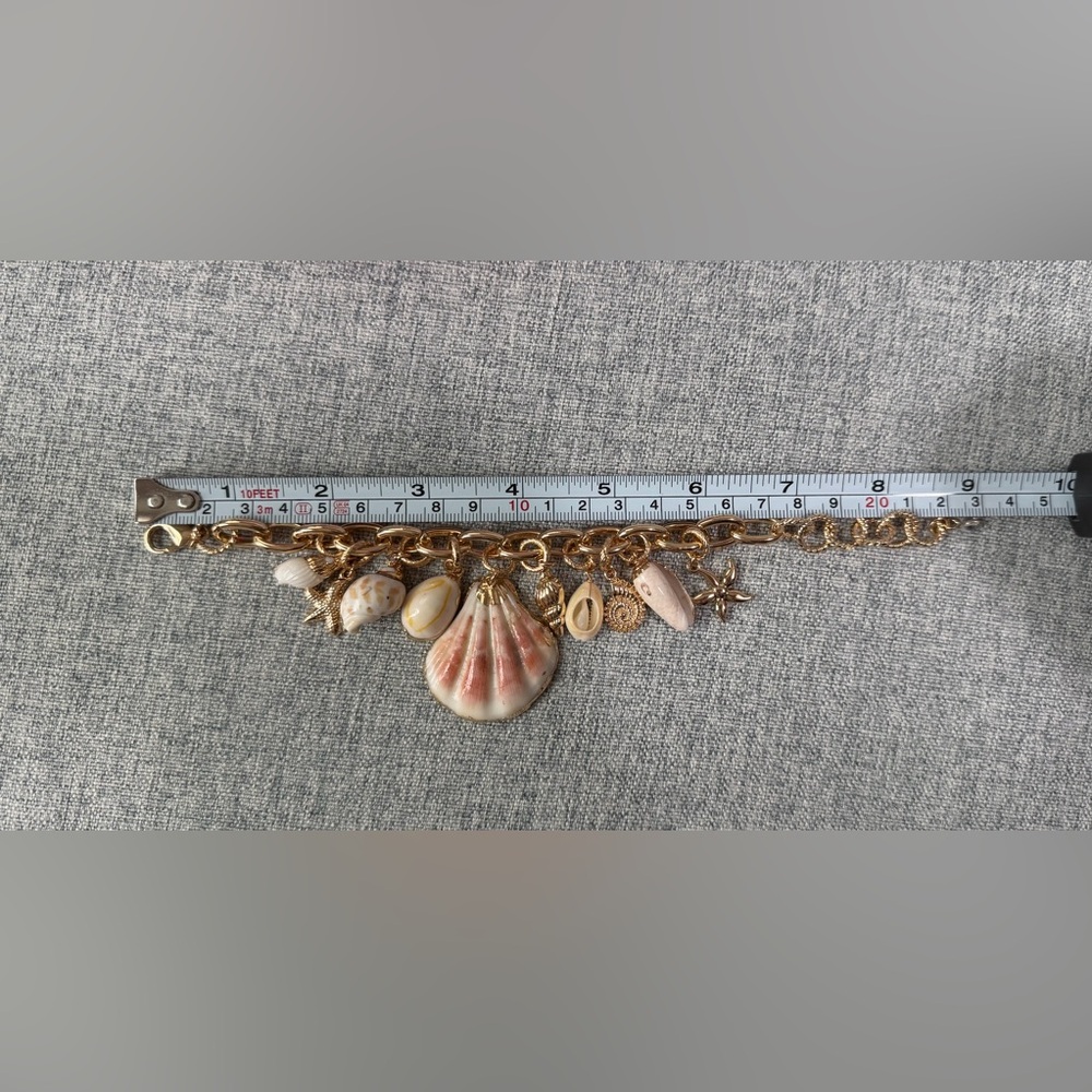 House of Harlow 1960 Gold Tone Shell Charm Bracelet - Picture 3 of 4